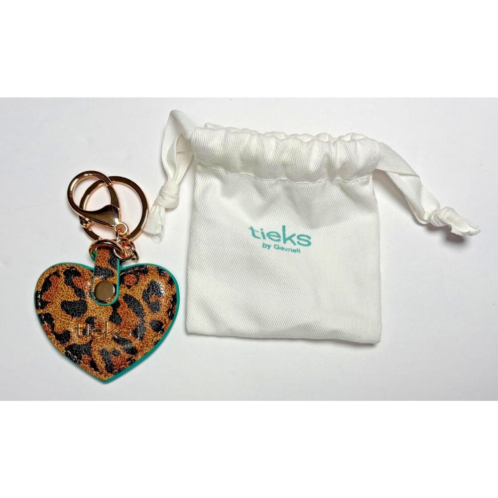 Tieks Leopard Leather Heart Keychain from 2025 Advent calendar - Picture 2 of 4